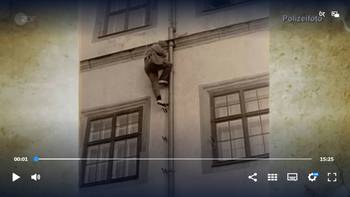 Bildschirmaufnahme eines Videos mit einem Mann, der an einer Fassede empor klettert, öffnet größere Ansicht