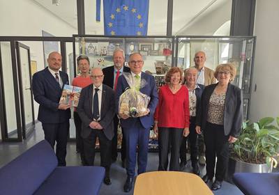 Delegation aus Romilly-sur-Seine zu Besuch in Gotha Gruppenbild, öffnet größere Ansicht